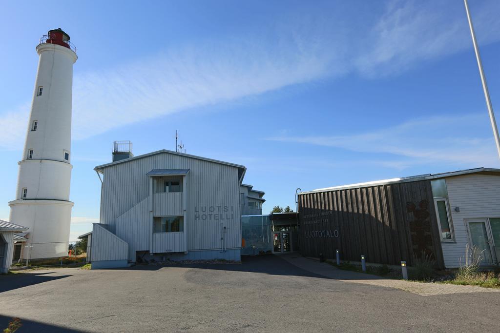 Luotsihotelli - Arctic Lighthouse Hotel Hailuoto Extérieur photo